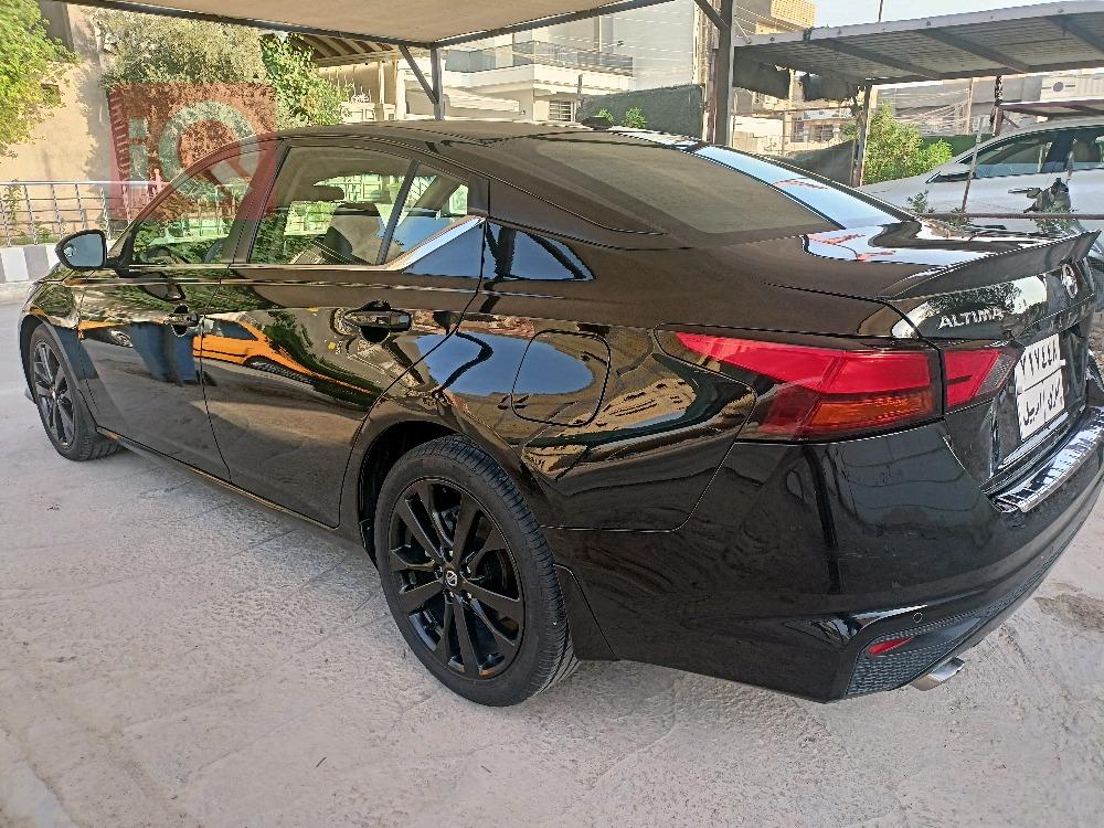 نيسان ألتيما